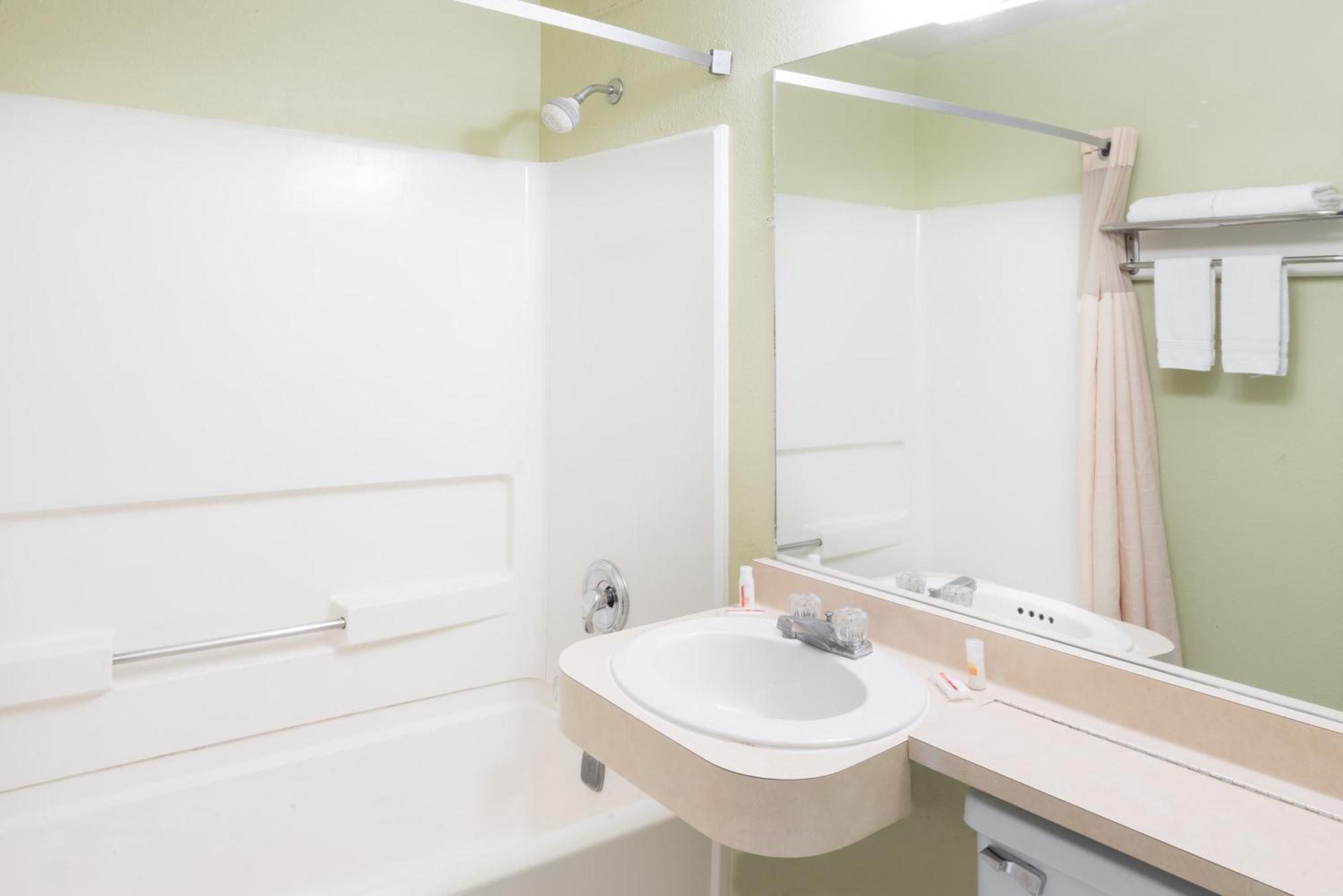 Days Inn By Wyndham Henrietta/Rochester Area Bilik gambar